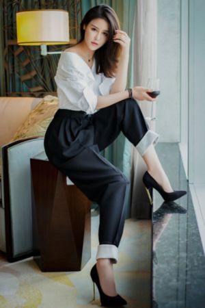 醉酒的女大学生
