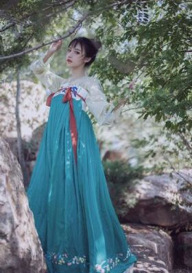 《女员工的滋味》3在线观看